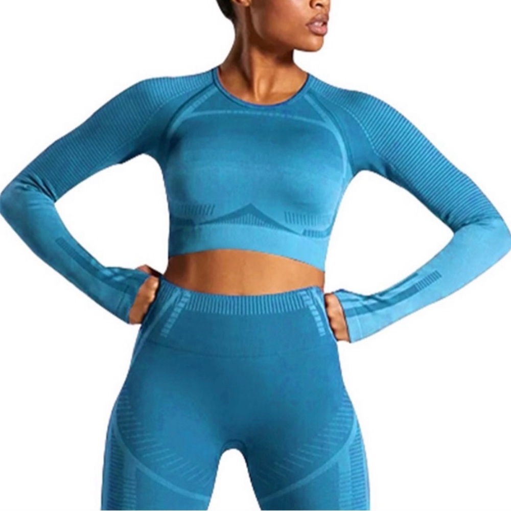 Cropped 2 piece work out set